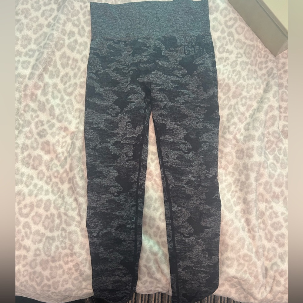 Gymshark grey camo butt scrunch leggings